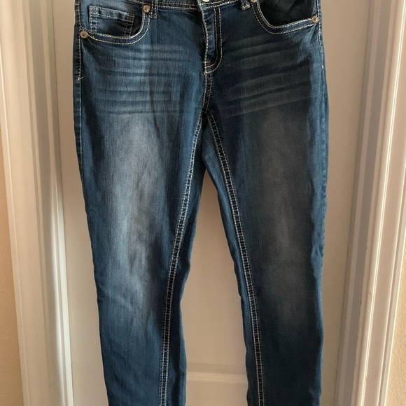 Dark wash denim - Picture 7 of 9